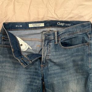 Great condition mens Gap Skinny Stretch jeans, light wash 31 x 30